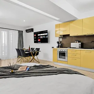 Incity - Near Mall, Balcony - Rh Living Apartament